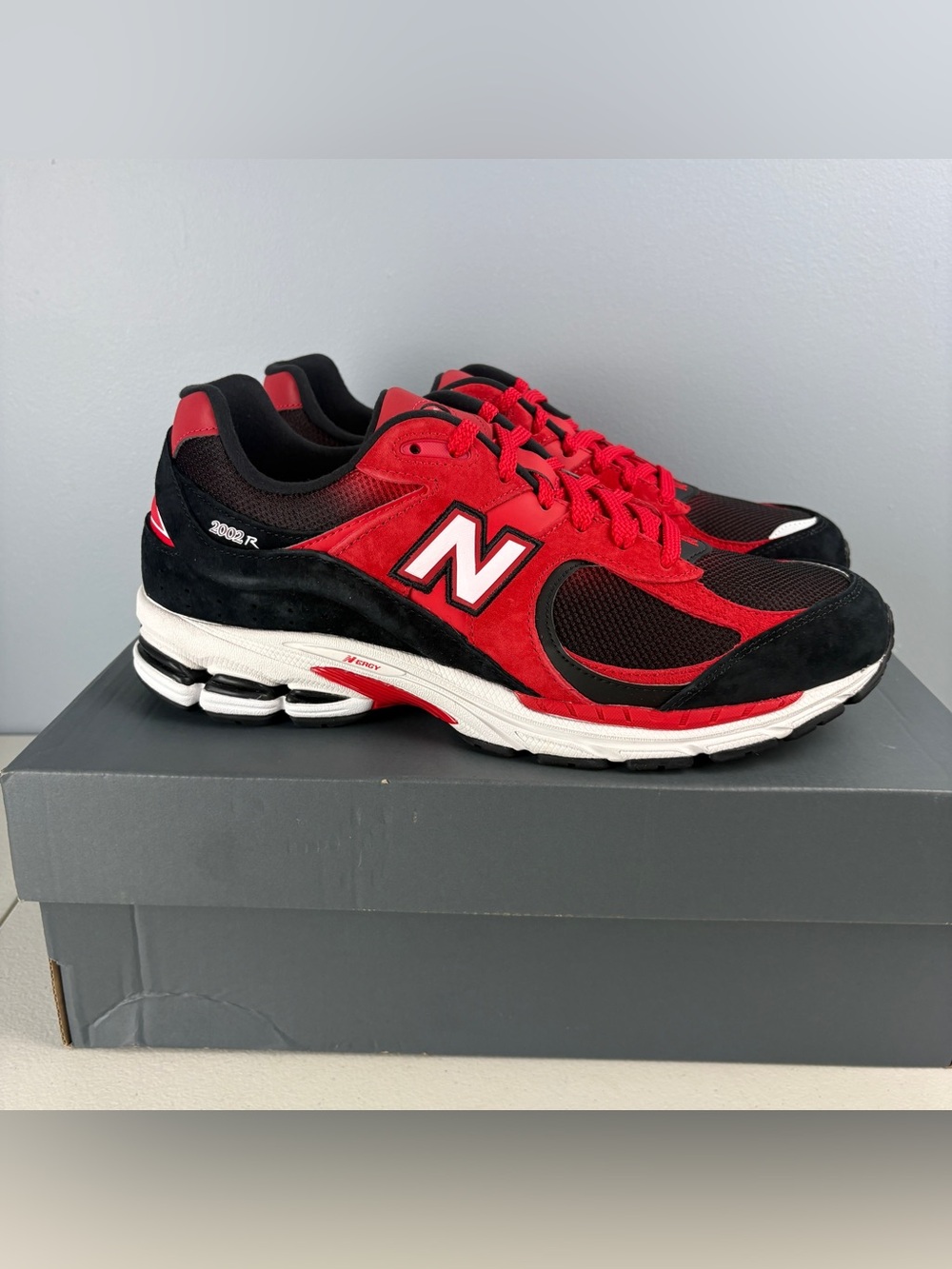 New Balance True Red White Black Retro 2002R Suede Run U2002RZA Men’s Sz 12